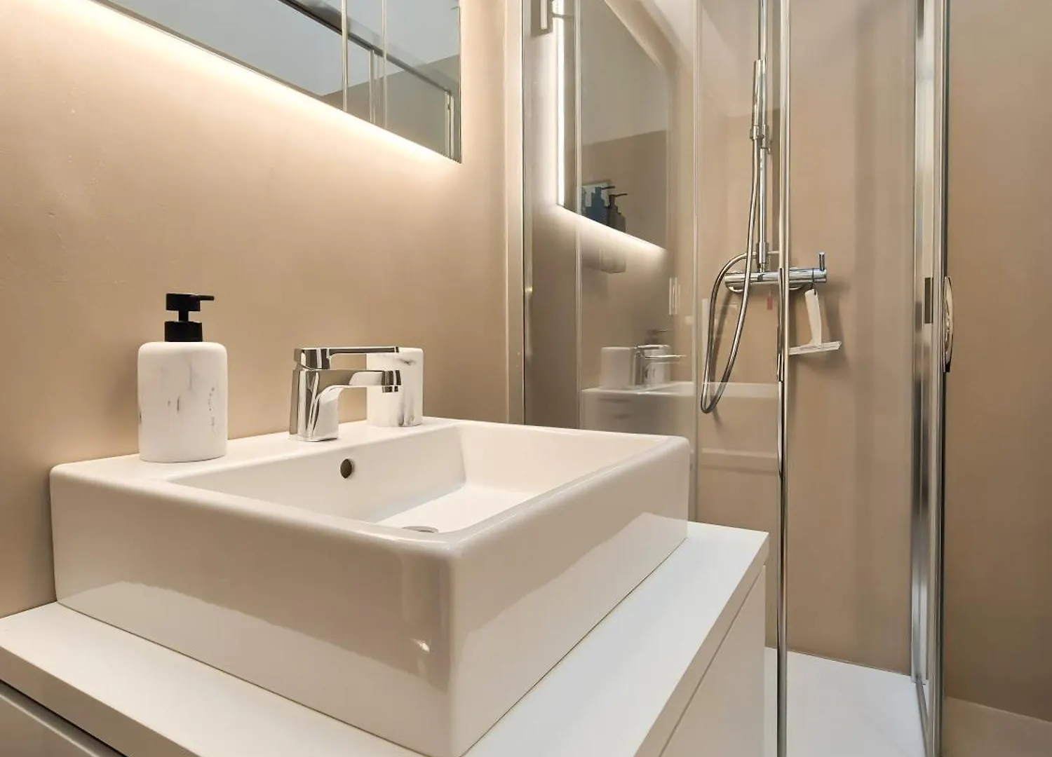 Modern Loft, Design & Comfort Milan Apartment
